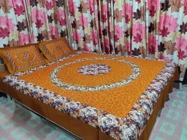 multicolor King size panel bed sheet with two pillow cove