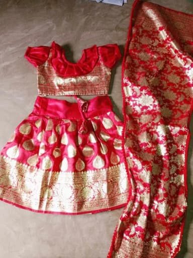 Kidz tops and skirt 3 8y