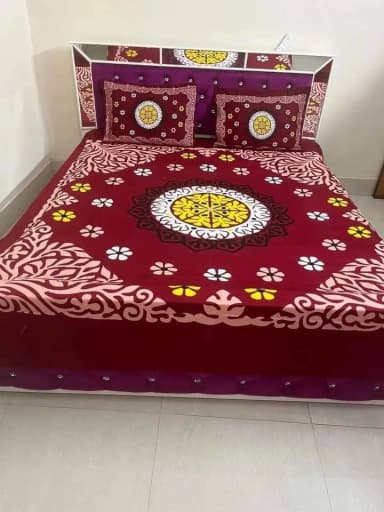 soft and comfortable cotton king size panel bed sheet with two pillow cover size 7 5 8 5 feet King size